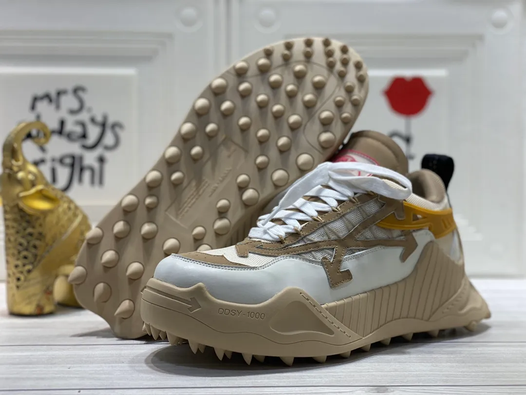 Men's Men's Shoes💰480🌼【New Style】High-end Boutique-🤷‍♂🤷‍♂OFF-WHITE x Air Jordan 】1 The joint shoe has been highly concerned by everyone since its design. The new shoe is shown in the popular Chicago bull white and yellow LOGO color scheme. The shoe body is made of cowhide, cow suede, and other materials. In addition to the X hidden on the inside of the leather, the oversized Swoosh, OFF-WHITE for Nike, Air Jordan 1 birth information and AIR are displayed on both sides of the shoe. The iconic details of OFF-WHITE can be seen on the sole and insole. You can choose a pair if you like the style. Code: 39-44 (45 can be customized
